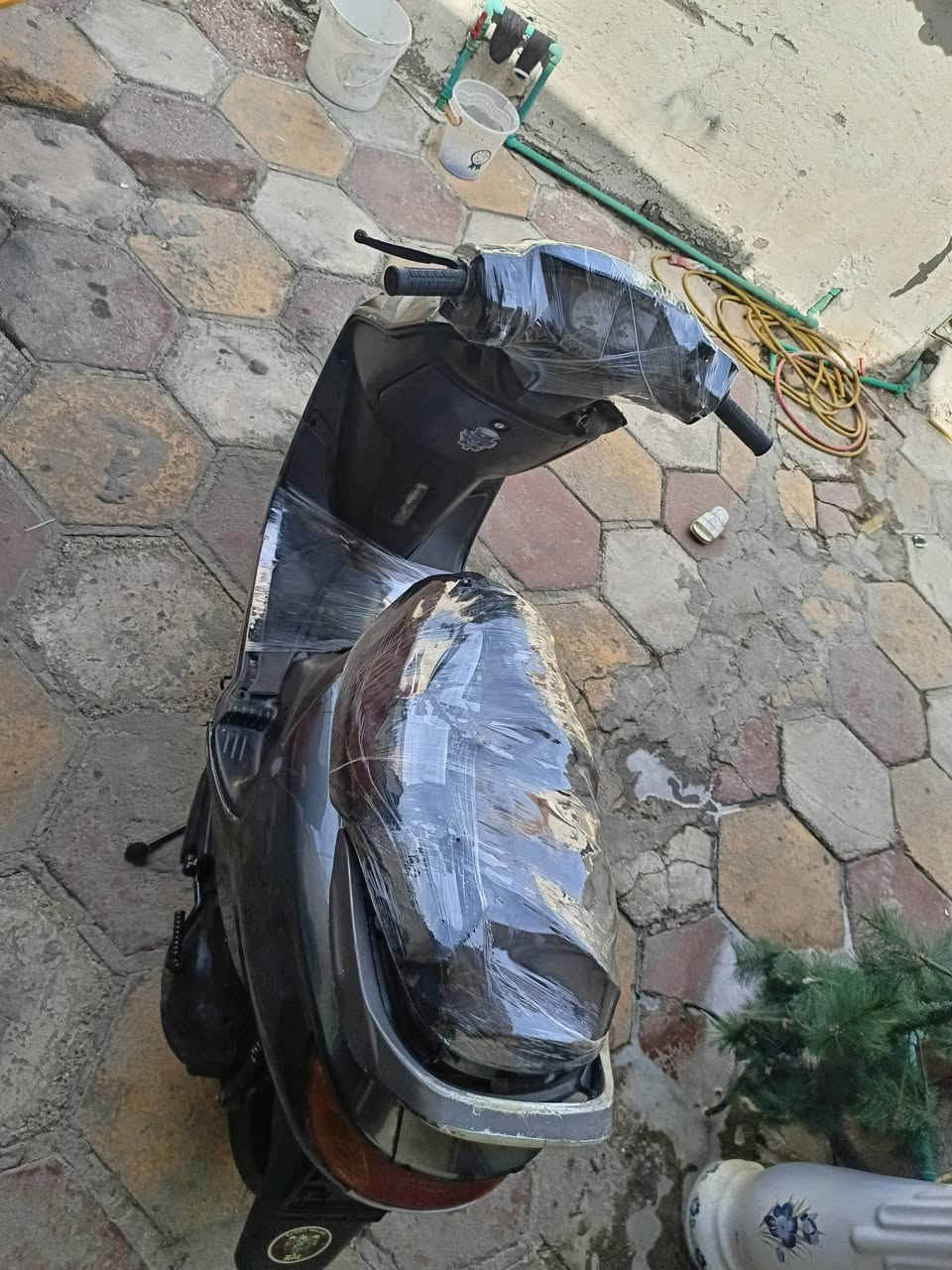 سلام عليكم دراجه فراشه للبيع مكينه بيه بدايه خيط بس ناعمه دكه وحده بس كلشي ماعليه شلعه ومشي تاكل الكاع كهربائيات كله شغاله  سلف عوزه ربط بيه حته باتري دبلات شغاله مكاني بصره قبله سعره 325 رجا مو شراي لاتراسل ماتفيدك تولي
