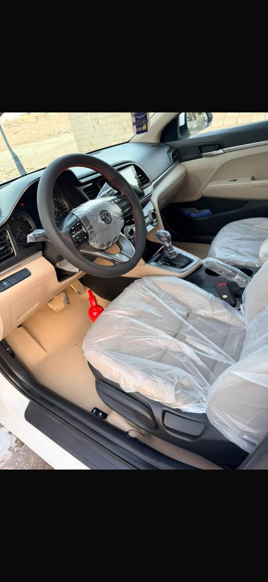 السلام عليكم النترا 2020 مكينه 2000 سياره نظيفه بيه شبر بالبنيد ب 155 وبيه مجال بالعافيه عل ياخذه تواصل اتصال وواتساب ***********

