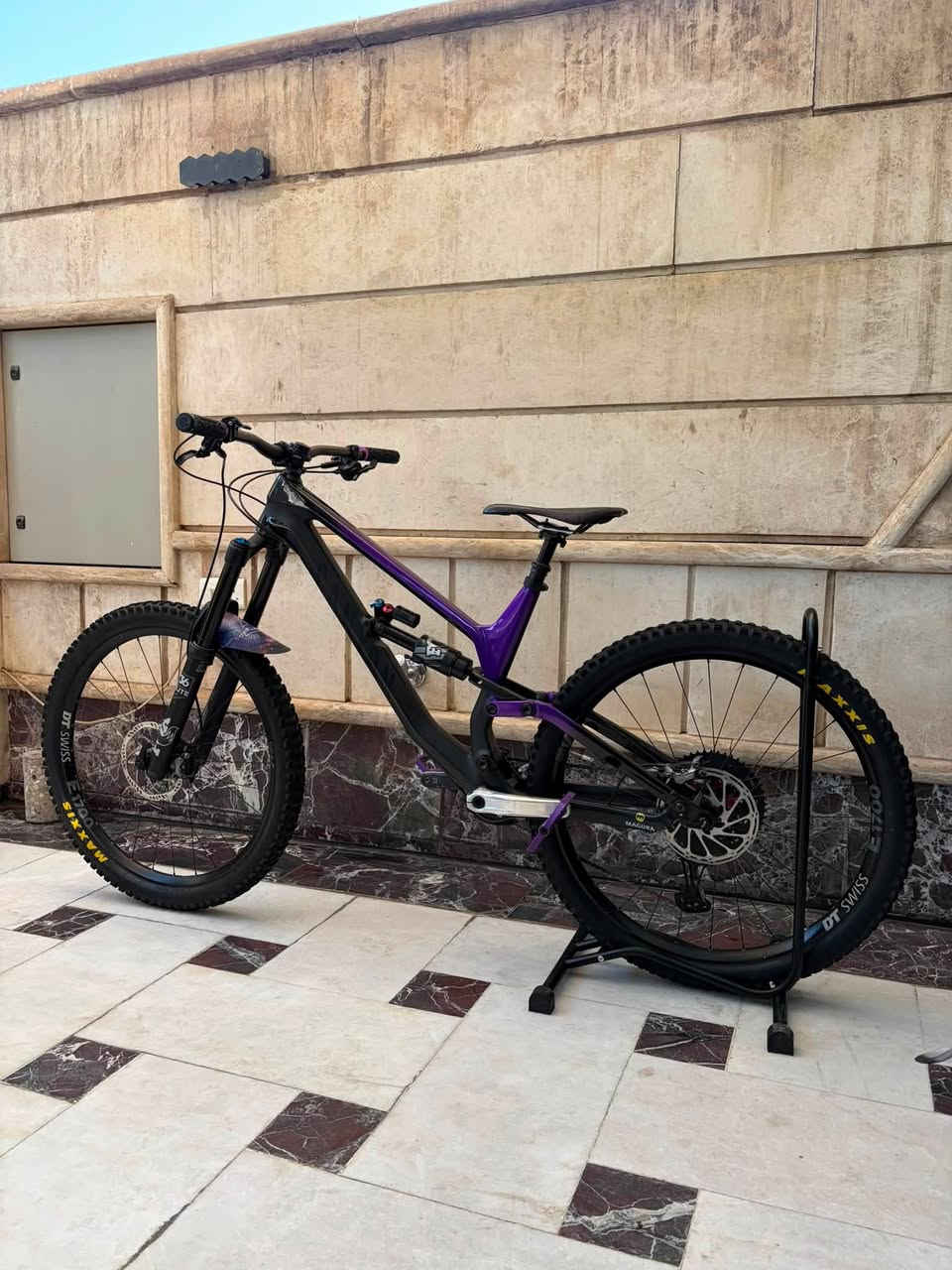 السلام عليكم
للبيع Canyon torque cf8 modified custom🌟
الوحيده بل عراق🌟
الفريم كاربون 
حجم الفريم M 
حجم التاير 27،5 
كروب سيت Deore Xt
الكرنك SLX chrome custom 
البريكات Deore Xt دبل بستم 
الدبل الامامي FOX 36 elite performance
الدبل الخلفي fox float x2 performance
الويل DT SWISS E1700 30mm
البطيخات dt swiss ratchet system
fox transfer دروبر سيت

للتواصل/***********☎️
مكاني بغداد زيونة 710📍
يتوفر توصيل جميع انحاء العراق🚚
