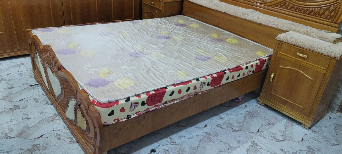 غرفه نوم صاج عراقي لبيع ***********
