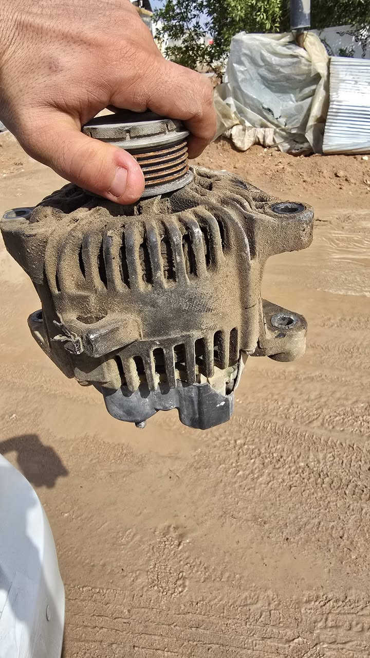 سلام عليكم غراض اوبتيما ٢٠١٠ مال سيارتي اي شي تريده خابرني ***********
