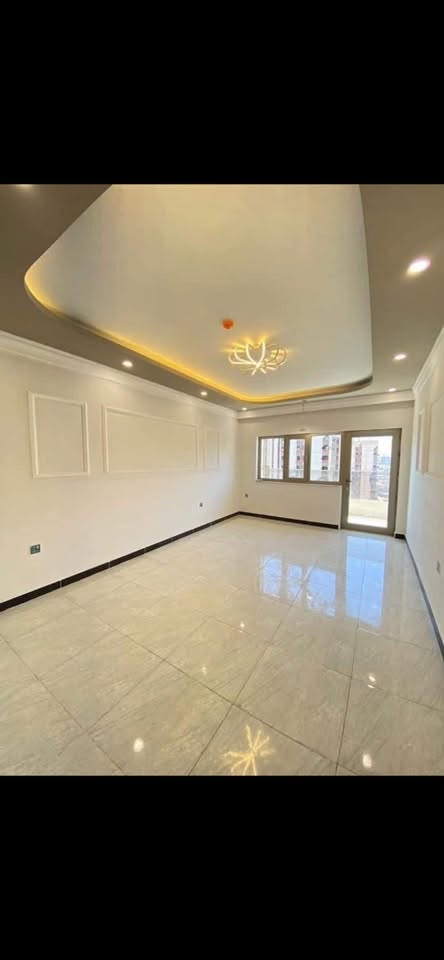 شقة للبيع
مجمع ابراج حيفا 
مساحة الشقة ١٢٥ متر 
غرفتين نوم ومطبخ وصالة وحمام 
طابق ١١ بناية B
المجمع كهرباء سمارت بارك خاص بالمجمع نظام سيكيورتي 
الشقة مسحوب عليها قرض من المصرف العقاري ١٢٥مليون اعادة تدوير القرض للمشتري وتسديد اقساط شهرية ٥٤٠ الف بالشهر
للاستفسار التواصل مع الرقم ***********
