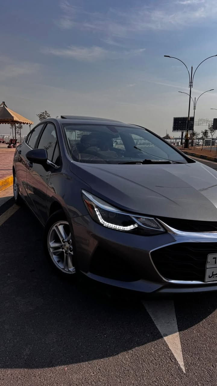 شوفرليت كروز للبيع …

🚘 الموديل: 2019
المحرك 1400 توربو🚀
🏁 الفئة: LT
الوارد: أمريكي  
📍 الممشى: 102mi
    < لون نفطي >

     & مواصفات &
كاربلاي +واندرويد اوتو 
كشنات تدفئة+ كشن السايق كهرب 
فتحة سقف 
شاشة وسطية 
 تشغيل عن بعد 
بصمة تشغيل 
بصمة ابواب 
تحكم كهربائي بالمراية
مثبت سرعة كروز
سماعات من شركة Bose العالمية + مضخم صوت رهيب 🔥
نظام - Auto stop/start التشغل والاطفاء 
نظام - Traction control مانع انزلاق 
حساسات خلفية 
مراقبة النقطة العمياء 
اضاءة LED
تبريد ثلج ❄️
تحكم بنزول الجامات Auto بالكامل 

⭕️ السيارة باسمي تحويل ثاني يوم ✅

السيارة ضررها حلو من امريكا بدون صبغ  فقط تعديل بارد بالجاملغ الخلفي + الدوسة صبغ + تعديل pdr بمكانتين كما موضح بالصور + طخة خفيفة بالسقف اثناء تنزل السيارة من الحاوية بالميناء  

بجم كبس بشرط حتى الدعامية 💯
كير ومحرك بشرط ✅
طخم تايرات جدد ✅

السعر (88 $) مكاني الموصل 
للتواصل /***********
