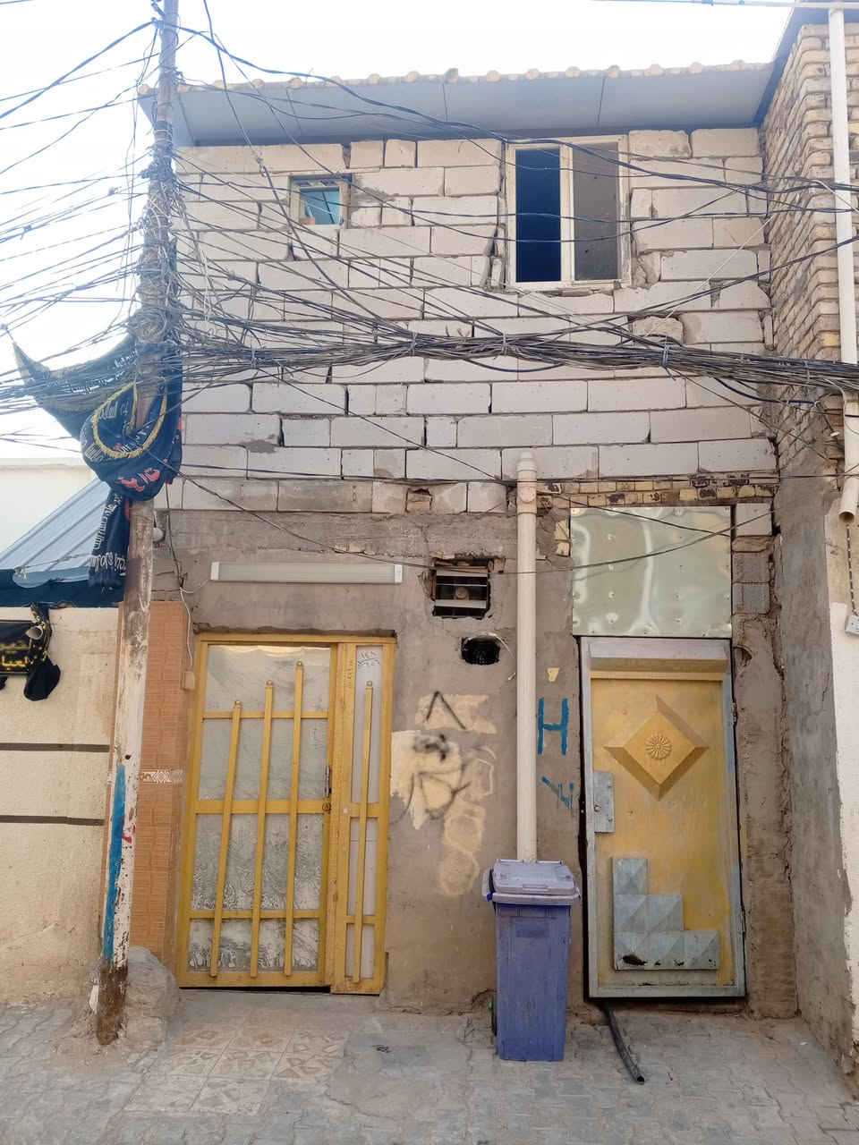 الدار للبيع
سلام عليكم ورحمة لله وبركاته
ــــــــــــــــــــــــــــــــــــــــــــــــــــــ
الدار للبيع: المساحه 140متر حرف L
كلشي موضح بل فديو من ضمنه شقه تستفاد بيه
ــــــــــــــــــــــــــــــــــــــــــــــــــــــــــــــــــــــــــــــــــــــــــــــــ
غرفتين نوم +صاله كبيره +مطبخ بارد+حار+تخاريج
ـــــــــــــــــــــــــــــــــــــــــــــــــــــــــــــــــــــــــــــــــــــــــــــــــ
صب كونكريت +اساس صب+بناء 2026
ـــــــــــــــــــــــــــــــــــــــــــــــــــــــــــــــــــــــــــــــــــــــــــــــــ
اضافتن شقه زغيره مبنيه علا وجه البيت وبضهره صطح للبيت الجوه غرفتين وصاله لفوكاهن كله للبيت جوه 
ــــــــــــــــــــــــــــــــــــــــــــــــــــــــــــــــــــــــــــــــــــــــــــــــ
ملحقات الشقه.. الي هيه مالت نفرين 
غرفه نوم +صاله+تخاريج 
ــــــــــــــــــــــــــــــــــــــــــــــــــــــــــــــــــــــــــــــــــــــــــــــــ
فديهوات موجوده واضحه وللمعلومه اي مندوبه او دلال يحب ياخذ لمنشور وراسلني خاص يدلل هم علا باب لله هوه 
ــــــــــــــــــــــــــــــــــــــــــــــــــــــــــــــــــــــــــــــــــــــــــــــــ
واتساب.. ***********وهم يشتغل خط
ــــــــــــــــــــــــــــــــــــــــــــــــــــــــــــــــــــــــــــــــــــــــــــــــ
موقع البيت.. النجف الاشرف.. سايدين نصر ميلاد.. قرب محلات الحمر نهايت السايدين 
ــــــــــــــــــــــــــــــــــــــــــــــــــــــــــــــــــــــــــــــــــــــــــــــــ
اضافتن للمندوبين او لمندوبات او دلال راسلوني  واتساب 
وطيكم المعلومات كامله وسعر ودللو
