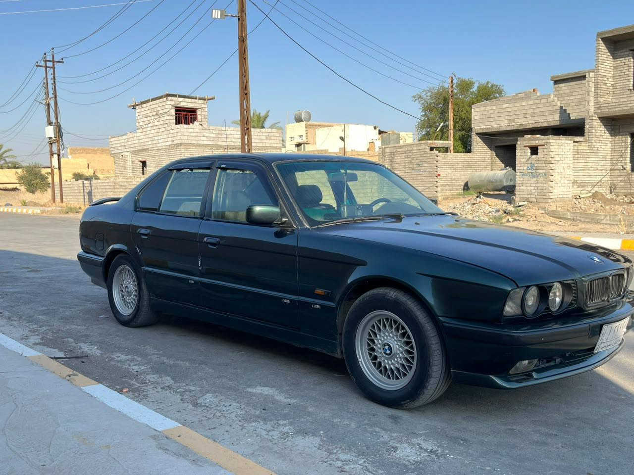 للبيع او المراوس حسب القناعة
اBMW حجم 525
السعر 57 وبيها مجال 
موديل 94 
محرك مسكر فانوس
 كير جديد اوتو
 صدر جديد 
شاشة
 لايت زنون 
تخم تاير جديد 
الرقم صلاح الدين  
العنوان / سامراء  
الاتصال على الرقم ***********
