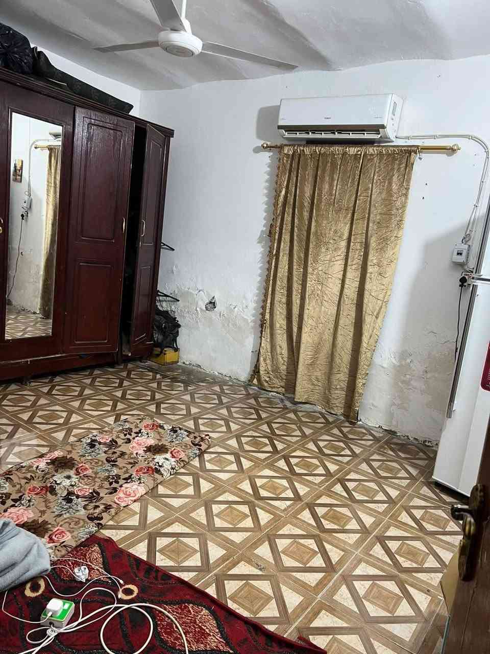 السلام عليكم
معروض لدينا بيت للبيع الناصرية حي الشهداء 

بيت للبيع حي الشهداء ع ساحه المساحه 180 متر 

بناء قديم عكاده. ثلث غرف نوم وصاله واستقبال ومطبخ وصحيات.  

السعر ١٧٠.  وبي مجال 

للاستفسار الاتصال ع الرقم. ***********

او مراجعة المكتب. المدار الذهبي للعقار
