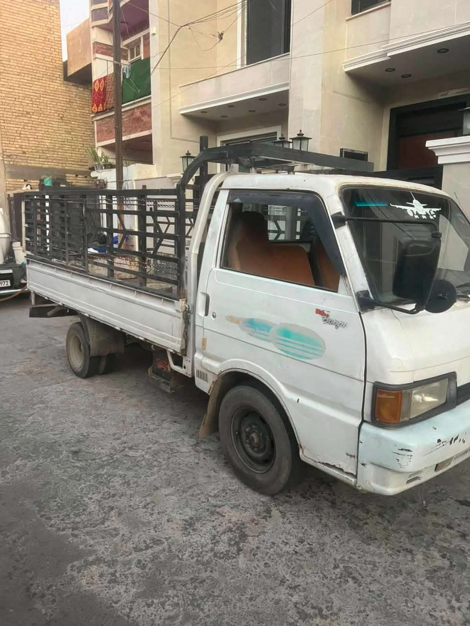 سلام عليكم كيه بنكو موديل 94 بغداد رقم جديد هزه جديد كهربائيات كلها شغاله شاصي مكفول كير ومكينه بحاله جيده مكاني بغداد دوره ***********
