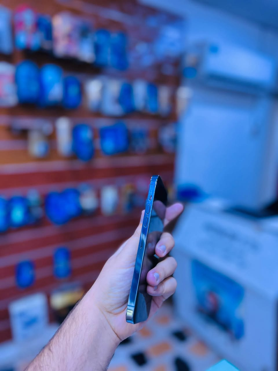 📱 للبيع آيفون 13 برو ماكس
🔹 الذاكرة: 256GB
🔋 البطارية: 90%
🌍 شرق أوسط A/AA — لا أوروبي ولا ياباني
✨ الجهاز كلش نضيف ومكفول حتى من الشخط

🛠️ ملاحظات الجهاز:
• مبدل ظهر أصلي بسبب أثر وكعة،  واقفة بصمه الوجه 

💰 السعر: 645 ألف

📍 المكان: تكريت
📞 للاستفسار: ***********
