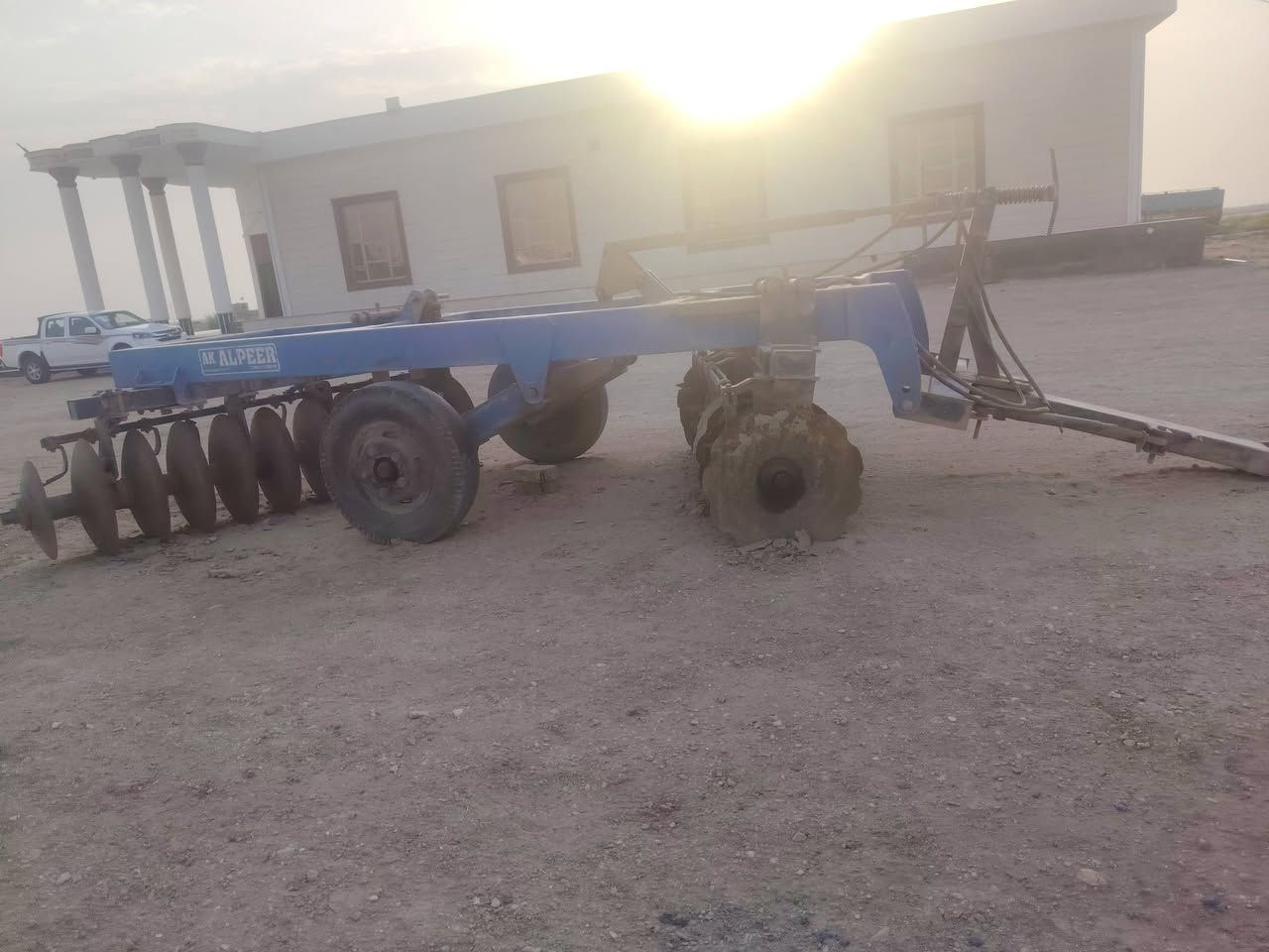 فدان حجم ١٦  دسك حجم ٢٠.  باذره سعر ٩ مليون  ***********

