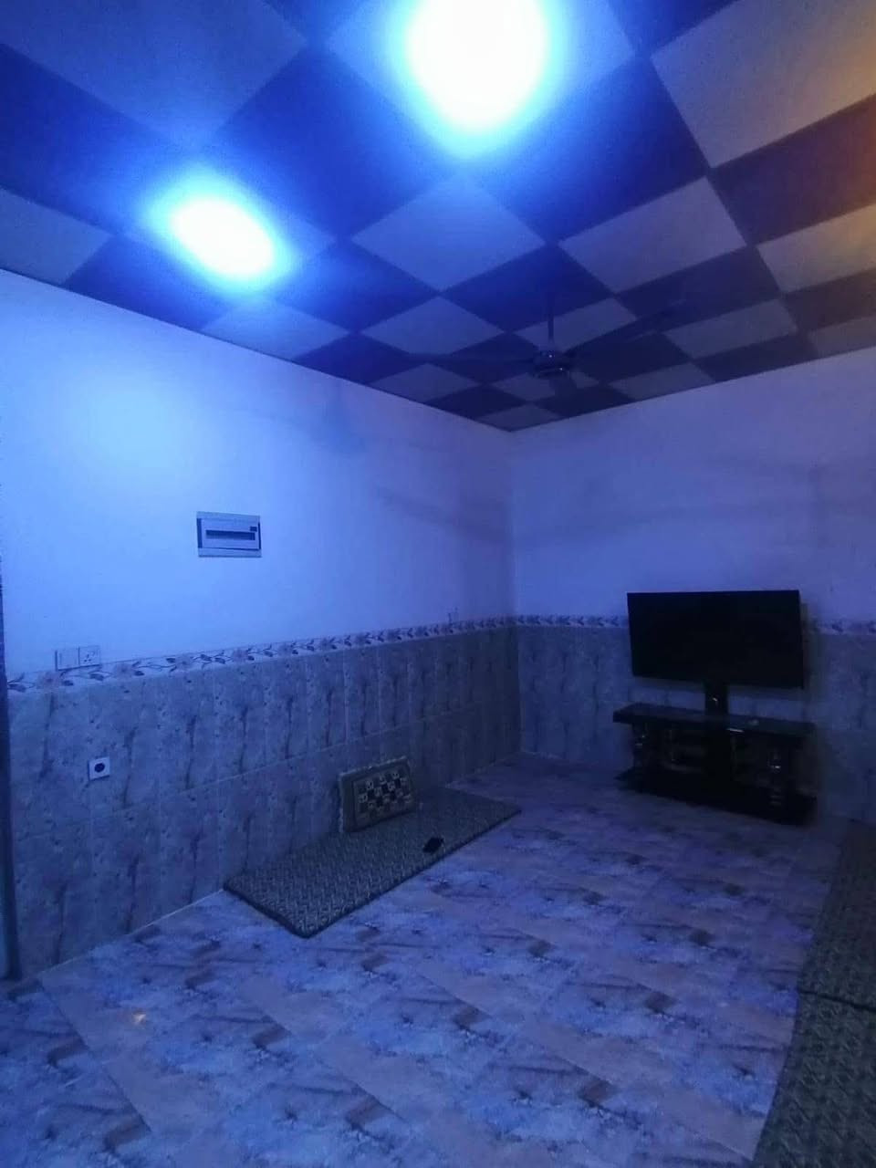 دار للبيع زراعي
مساحه ٢٠٠م المنطقه خدمات كامله 
موقع الدار ///
كركوك / بنجه علي خلف محطة كهرباء بنجه علي مقابل الشقق
محتويات البيت :-
استقبال
مطبخ +مطبخ حار + الكاونتر هديه 
هول
غرفة نوم + غرفه طابق ثاني
درج داخلي
صحيات داخليه وخارجيه
كراج السعر 60
