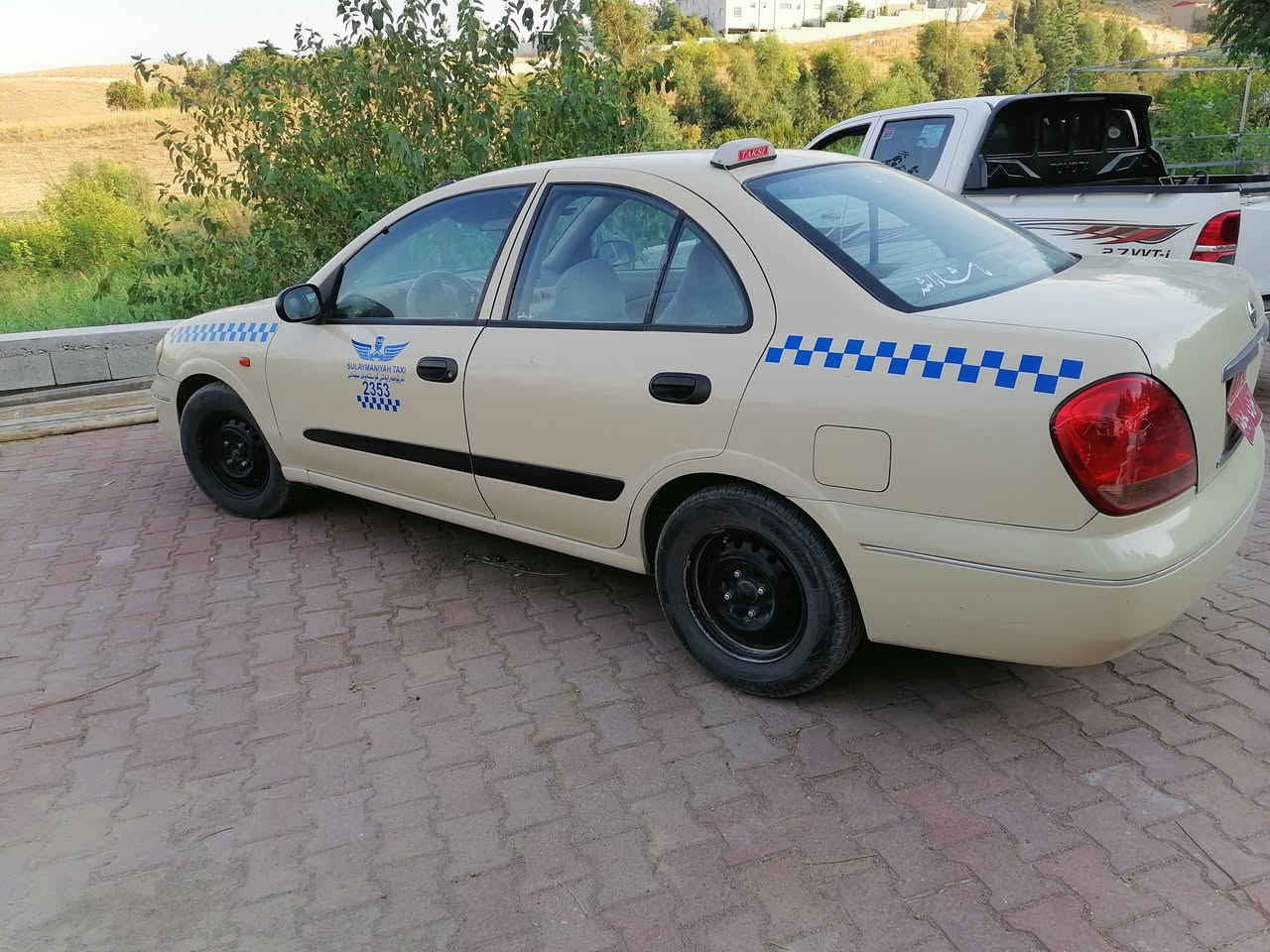 بەناوی خوای گەوره میهرەبان سەنی 2009 کێڕ عادی کراوە بەتۆماتیک بۆیاخ یەک پارجە بان سندوقەکەی بۆیاخە قرچێکی دواوەوەی هەیە بەس زۆرنیە سەنەوی تەوا بووە ساڵ ونیوکەلاخۆمە مەسرەفی تیاداکراوە گیڕومەگینەوتەبریتو بەزەمان  ***********  ڤایبەر لەسەرە داناوە
