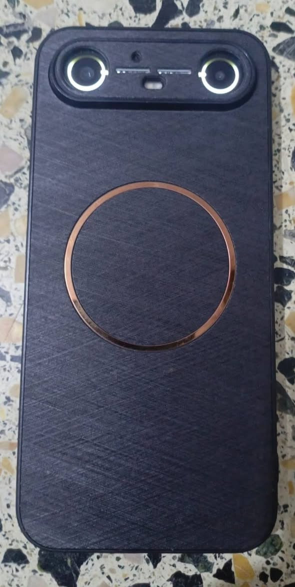 موبايل تكنو للبيع مستخدم شهرين فقط نظافته 100 % جديد ونظيف كل تفاصيل الموبايل بالصور ماخذه 400 
واريده 275 الف وبي مجال كلش قليل 
***********
