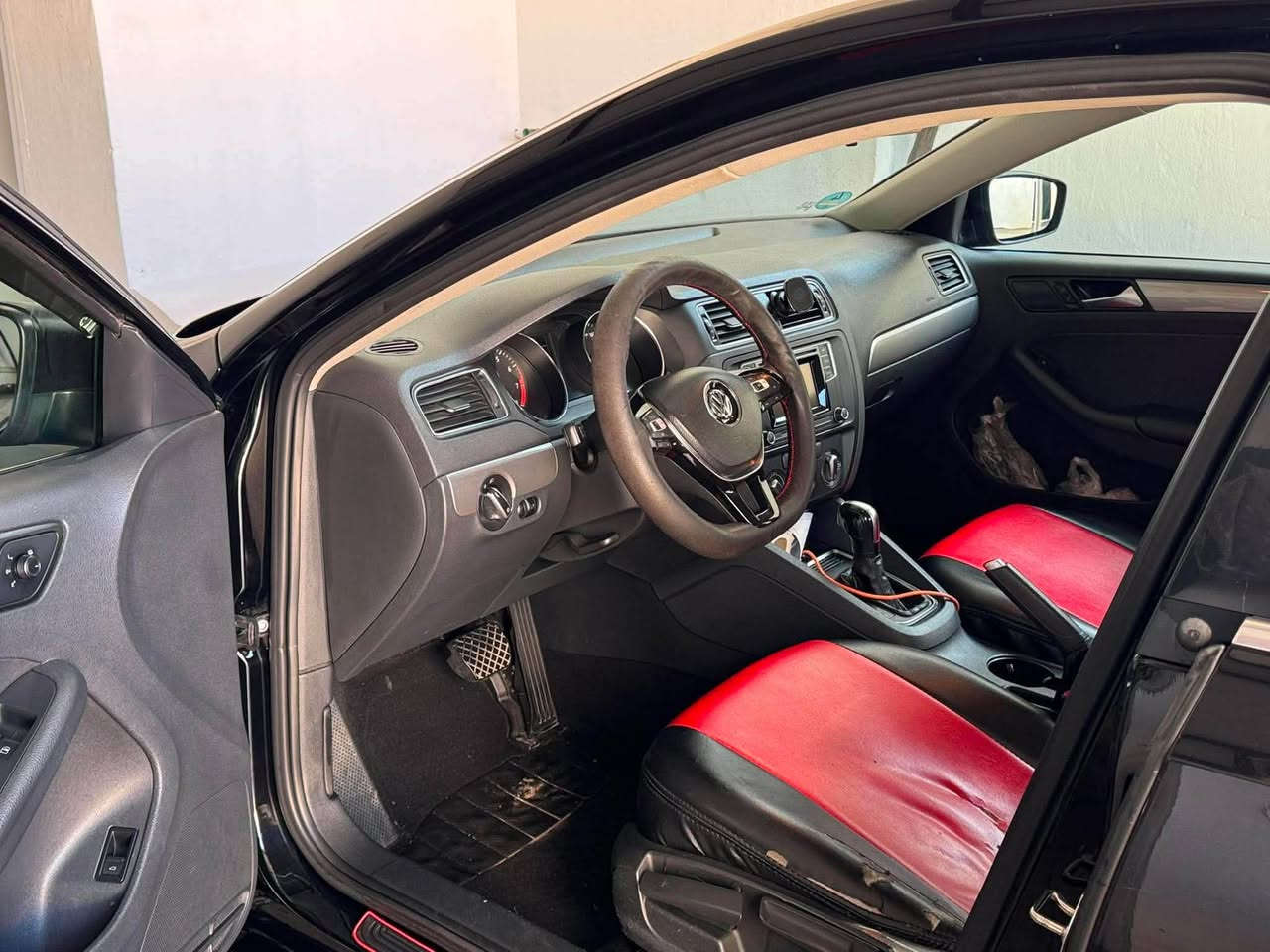 🚗 Volkswagen Jetta TSI 2017 – ئەمریکی 🇺🇸

📍 شوێن: هەولێر

* ساڵ: 2017
* مۆدێل: Jetta TSI
* گێڕ: ئۆتۆماتیک
* ڕۆیشتوو: 118 هەزار مایل
* واردات: ئەمریکی
* ڕەش
* موتۆر و گێڕ و سیستەمی کارکردن زۆر باش
* تەواوی پشکنین ئامادە

تێبینی:

* تەنها دەرگای پێشەوە و جامی پێشەوە بۆیاخ کراون.
* هیچ ڕووداوێکی گەورەی تێدا نییە.

💺 ناوەوە پاک و خاوێنە، سەیارەکەش لە وێنەکاندا دیارە زۆر پارێزراوە.

📞 بۆ زانیاری زیاتر و بینین، پەیوەندی بکەن ***********
