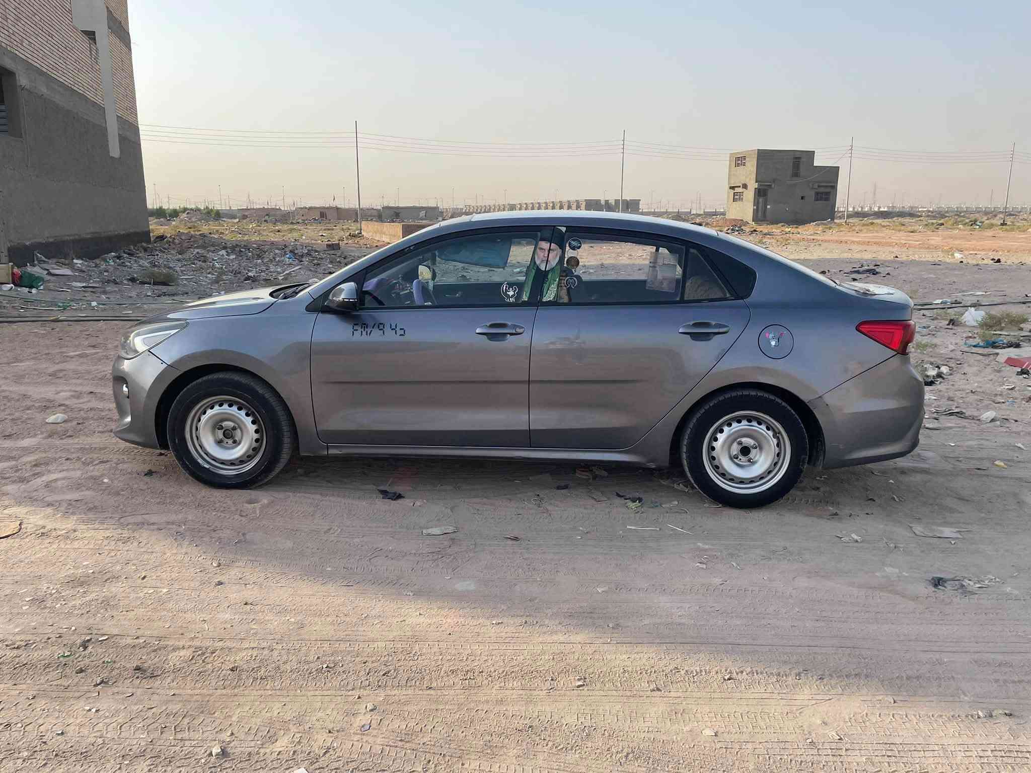 سلام عليكم كيا ريو موديل 2019 خليجي بيه ضربه الخلفي ماواصله لحوض مكينه 1400 مستحقه 
ماشيه 29 الف السعر 100 وبيه مجال الرقم *********** بيه واتساب موجود ماسنجر
