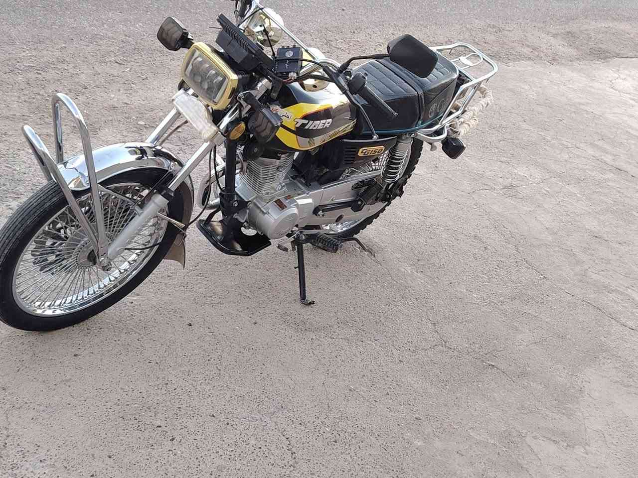 ✦ ﴿ بِسْمِ اللهِ الرَّحْمٰنِ الرَّحِيمِ ﴾ ✦
🏍️ موطور سونيك للبيع 🏍️

🔹 موديل 2025
🔹 منافيس موجود 
🔹 محرك كبس ما مفتوح
🔹 دشبول إلكتروني 
🔹 
🔹 الموطور جاهز امجنبز علا اخر حركه 
🔹مكاني جنوب الموصل القياره قرية تل الشعير 
💰 السعر خاص

📞 للاستفسار والاتصال: ***********
