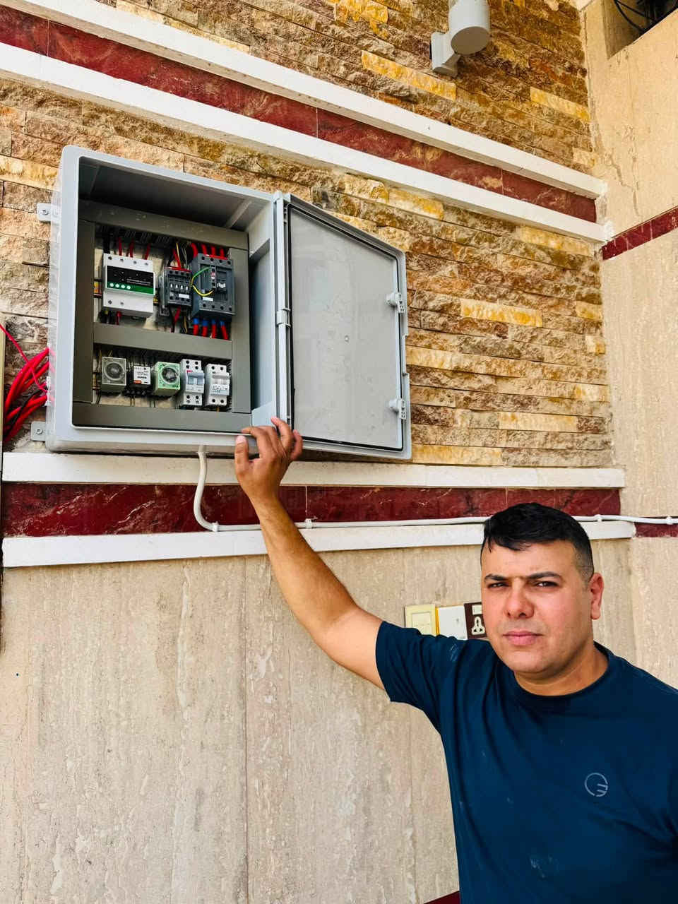 ⚡ جودة في الأداء… ودقة في التنفيذ

مشروع جديد من تنفيذ مكتب الطاقة المستدامة بمنظومة:

🔹 انفيرتر SSTDC بقدرة 6.2 كيلوواط
🔹 أداء مستقر وكفاءة عالية في التشغيل
🔹 تنفيذ بجودة عالية
🔹 حماية وتنظيم كامل للمنظومة

أما بورد السيطرة فكان بيد المتميز الأستاذ حسنين، بتنفيذ دقيق وترتيب احترافي يضمن الأمان وسهولة الصيانة.

في كل مشروع نهتم بالتفاصيل، لأن نجاح المنظومة لا يعتمد على الأجهزة فقط، بل على جودة التصميم ودقة التنفيذ.

📍 مكتب الطاقة المستدامة
واسط – الكوت – الخاجية – شارع 40
مقابل سوق الخاجية

📞 ***********
📞 ***********

مكتب الطاقة المستدامة
ثقة في الاختيار… واحتراف في التنفيذ.
