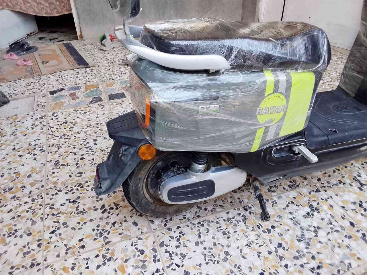 دراجه الريان ام عيون
3. سرع 

تمشي 60 حقيقي 

ملف ضخم 

شلعة تاكل الكاع 

دراجه محافض عليهة كلش نضيفة 

عدد البطاريات 6 كبار +بحالة ممتازة  بدلت بطارية وحدة جديدة شركة Walee,

تمشيك 50 ک.م

بريكات خلفي +امامي 

 تشتغل بصمة + سويج 

شاحنتهة الاصلية وياها 

سعر 500.. بيه مجال 

مكاني بغداد ابو غريب منطقة الزيتون 

رقم /***********
