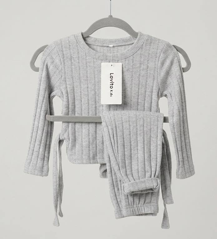 ملابس جديد القطعه ع 6 الاف تصيل مجاني مكاني الشعله *********** وتساب
