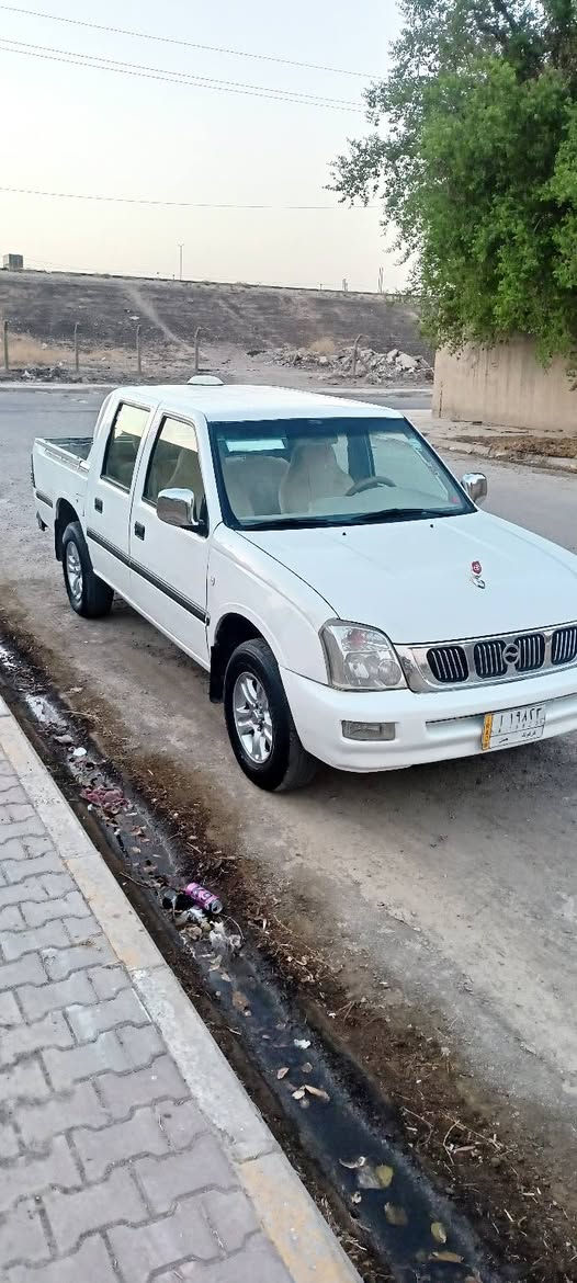 موديل 2005
محرك بيلاد 
به س بوينت صبغ 
ده فتر بنزين موجود 
سنوي مشروع وطني 
سعر 48 مجال 
***********
