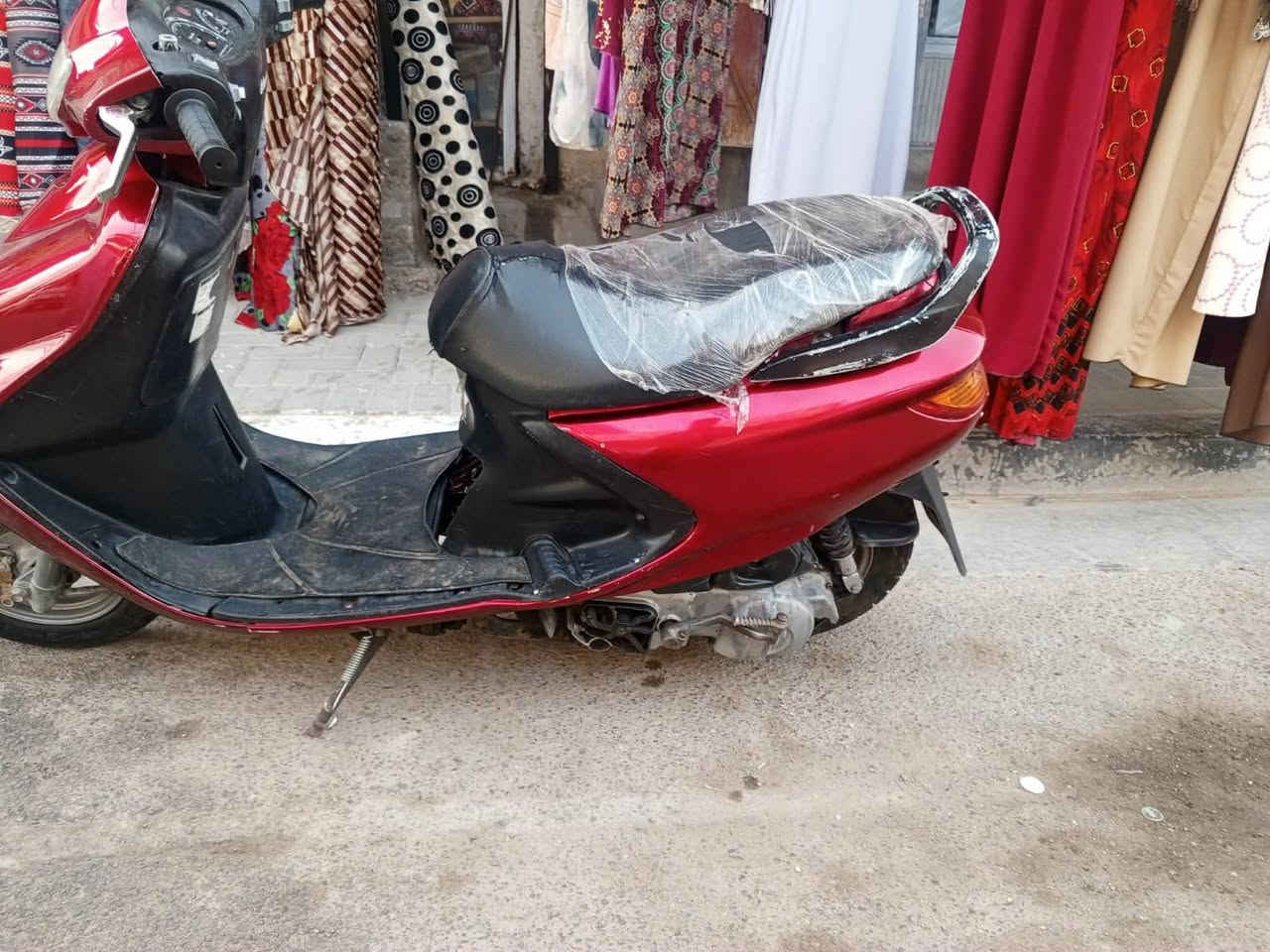 فراشه للبيع مكينة برغي ما مفتوح منها كفااله عامه للمكينه الدراجه نضيفه شرط فحص بس الكفر تجاري او كلشي شغال يرادله فقط نقص باتري ؟ تفحص يلا تشتري سعره 450 بيه مجال للطيبين ...عنواني البصره الاستفسار هذا رقمي ***********
