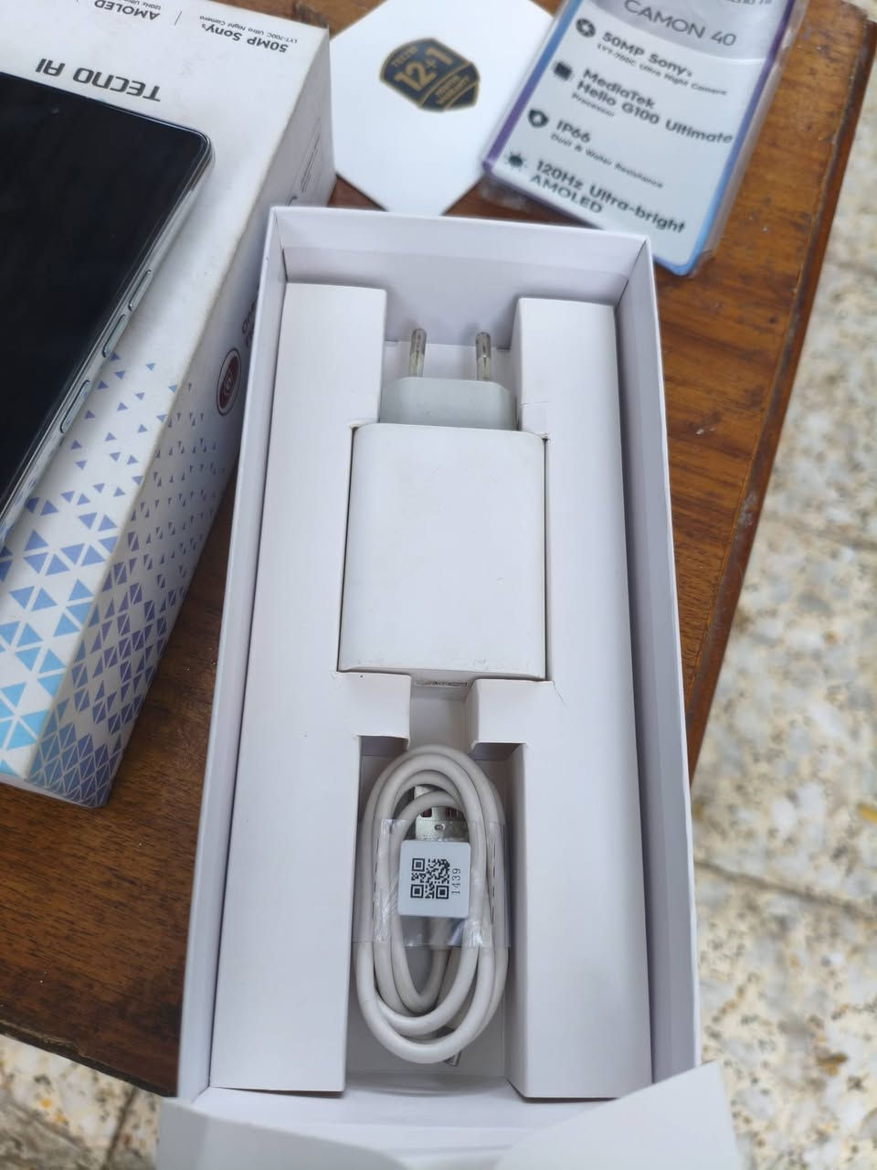 السلام عليكم
تيكنو كامون 40 جهاز قبل اسبوع اشتريته ب300
وحتاجيت اريد تبيعه 
ذاكره 256 كامل ملحقات بطاريت99 جديد 
السعد 280 بي مجال قليل الرقم***********

