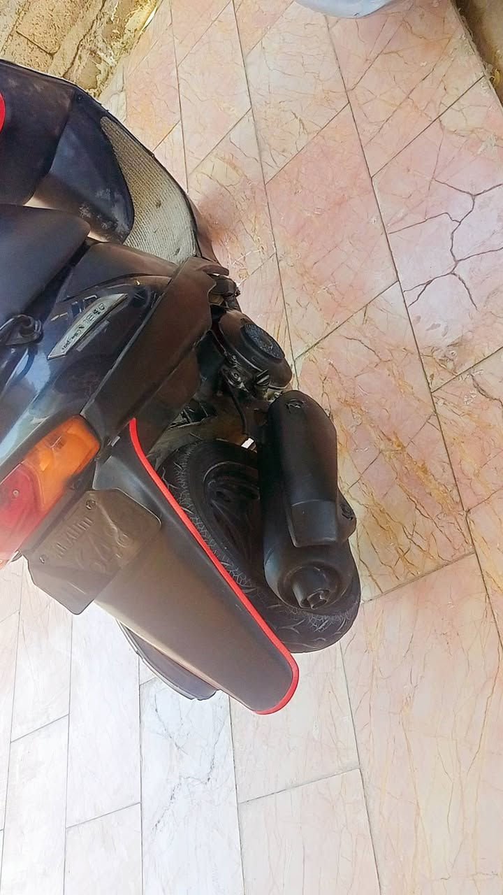 سلام عليكم.موطور سوزوكي للبيع.موطور بعده زيرو ما ممدوده عليه صبانه بعده على وضع الشركه.تايرات جدد.موطور ما ناقص اي شي.لسعر 400وبيه مجال مكاني الفلوجه الصقلاويه .الرقم او واتساب ***********
