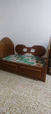 سرير اطفال • عدد ٢ • حمام العليل