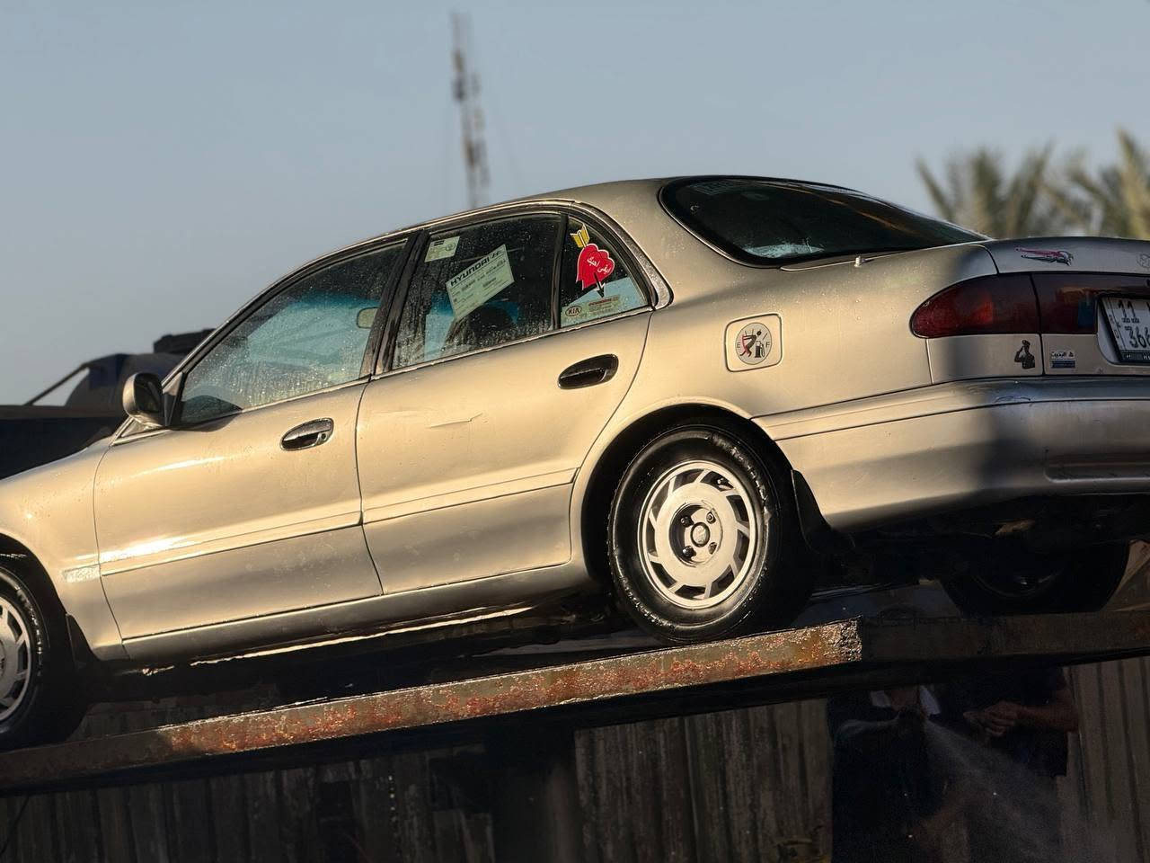 السلام عليكم سياره سوناتا موديل 94 كير محرك خير من الله تبريد شغال صدرهه خير من الله هزه جديده سنويه جديده رقم بغداد سياره مصبوغه حزام بدون اي ضربه عنوان بغداد العبيدي الاتصال ***********
