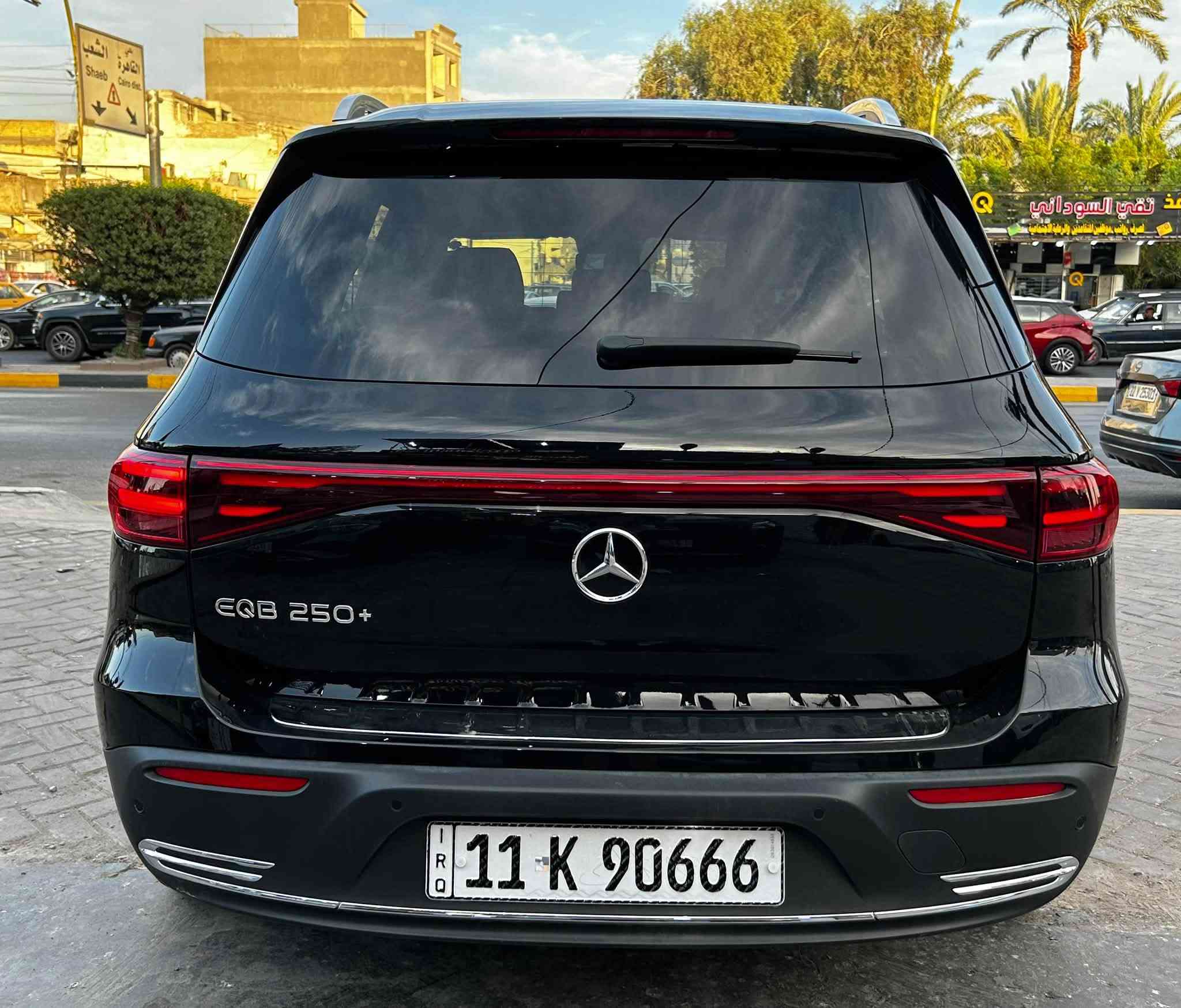 مرسيدس EQB 250 كهربائية موديل 2024 فول كامل
سعة البطارية 66.5 kWh نوع Lithium-ion
تمشي لغاية 520 كم بالشحنة الواحدة
ماشية 8,000 فقط وبحالة الوكالة

المواصفات: حساسات أمامية وخلفية وجانبية
ذاكرة كشنات
كشنات جلد
إضاءة داخلية متغيرة
رادار أمامي وخلفي
عدادات ديجيتال متغيرة
تحكم ماوس بالشاشة
4 وضعيات قيادة
قيادة ذاتية
تبريد قطعتين
مثبت سرعة
نقاط عمياء
مرايا شفط
إشارات بالمرايا
صندوق خلفي كهربائي
أوتو هولد
وباقي المواصفات المعروفة
الحادث دعامية أمامية فقط مع ضربة خفيفة بحافة البنيد أثناء النقل والصور مرفقة
تصلحت وانصبغت على كدها
بدون إيرباك وبدون شاصي ومكفولة
المكان بغداد حي القاهرة
السعر 265 $
للتواصل ***********

نص مكتوب في الصور:
- BIDCARS