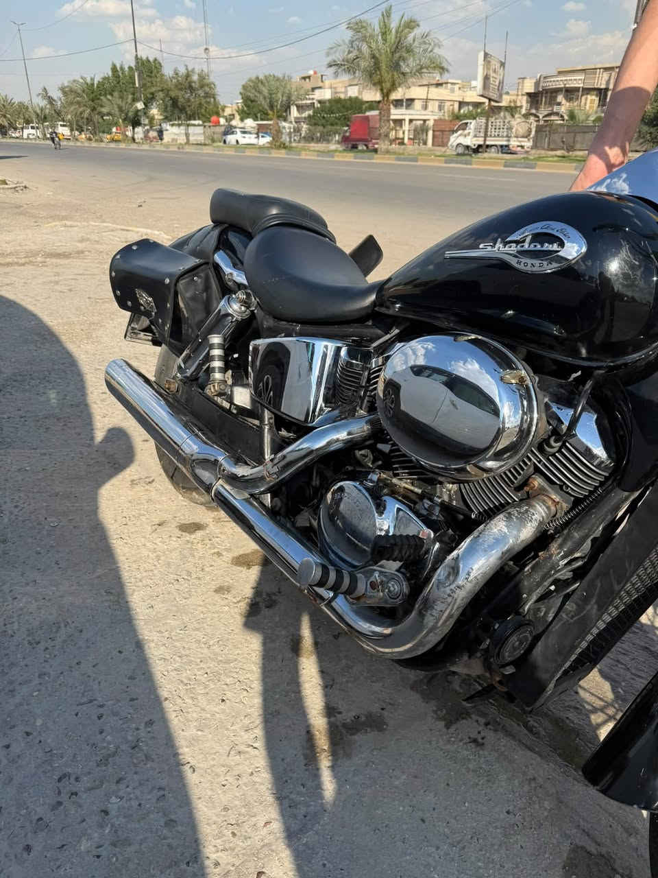 هوندا شادو حجم 400cc 
دراجة جديدة بمعنى الكلمة 
بدون رقم 
💹السعر 15ورقة ✳️ وبيهة مجال
مكاني بغداد البلديات 
للاتصال***********

