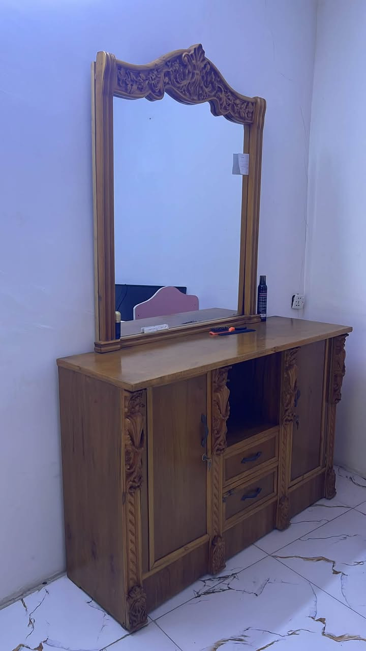 غرفه نوم مستعمله قليل شغل عراقي درجه اوله صاج 5 ملم ثكيل نضيفه بمعنه الكلمه 6 قطع عنواني بغداد البلديات سعرهاا مليون 100 وبيهاا مجال / ***********
