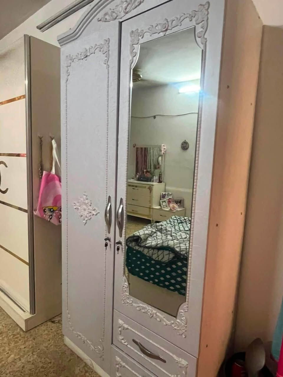 جرباية وحده نفر ونص مع دوشك وصومية 50 الف
كنتور بابين سعر 125 الف 

للاستفسار مراسله الصفحه او اتصل ع رقم 
***********
