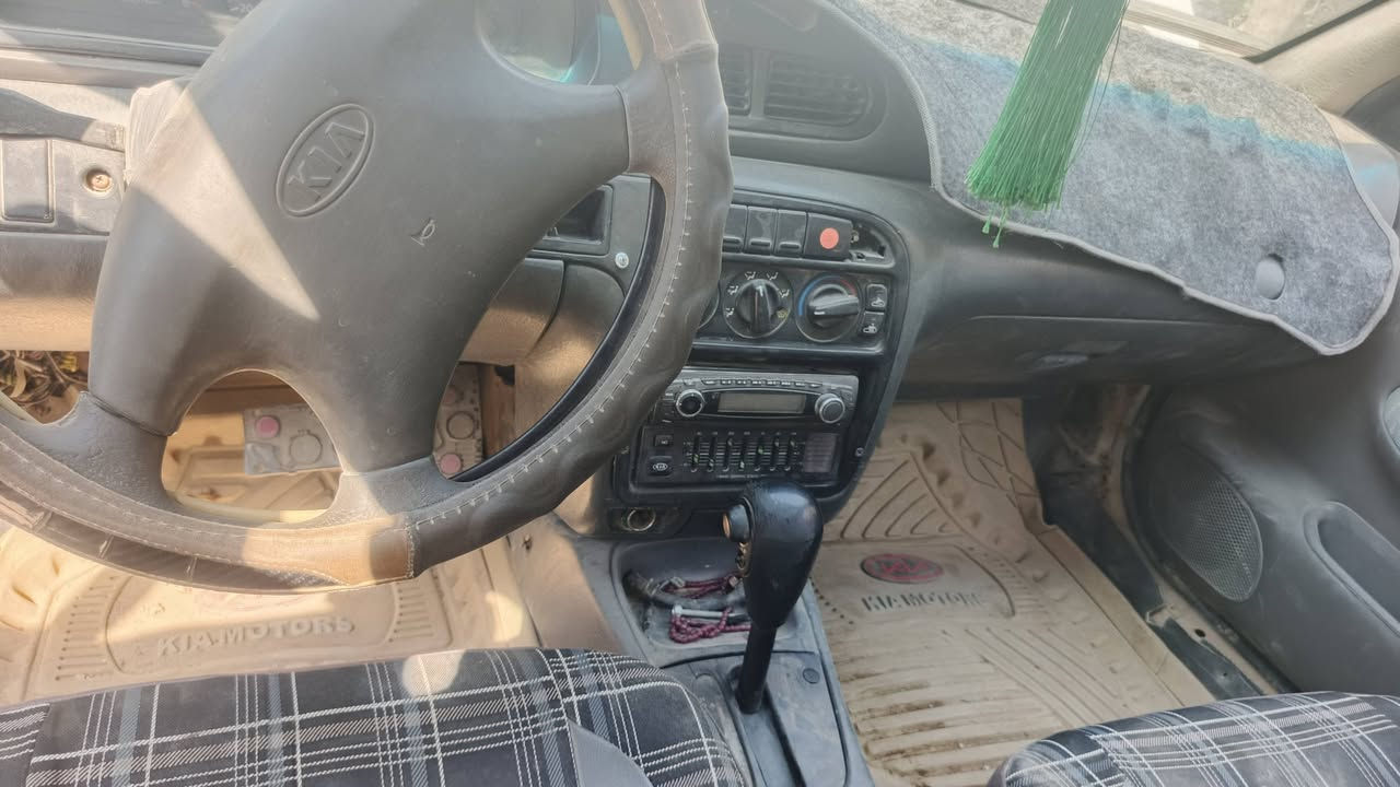 السلام عليكم ورحمه الله وبركاته سيفيا اوتوماتيك الكير والمحرك مابيهن شي نضيفات والكشر كدام عينك والسنويه جديده نافذه هزه جديده   السعر 30 ورقه بيها مجال حك جيه رقم الاستفسار كورك  *********** والاثير *********** 
المحافظه بغداد المحموديه
