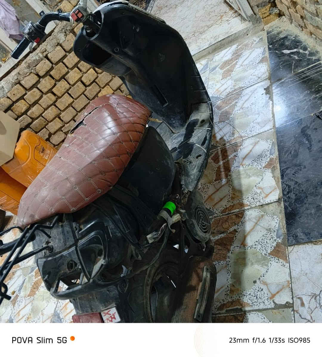 منغولي خطين شغاله
ناصريه مركز 150الف وبيه مجال 
‏‪***********‬‏
