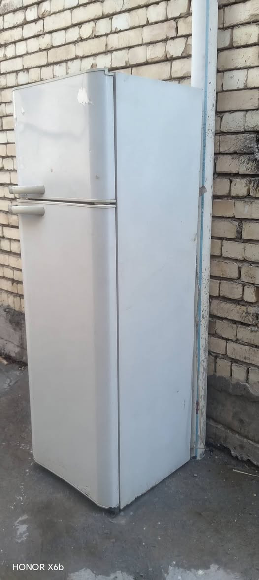 يا الله سلام عليكم ثلاجه نوع LG للبيع الارتفاع 180 والعرض 65 الاستفسار الاتصل على الرقم ***********
