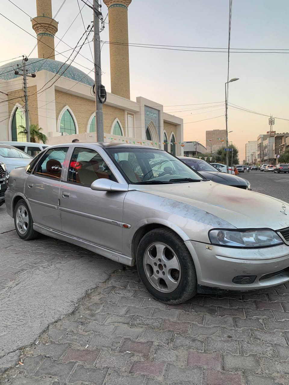 کــــــوردی 
تەنها فرۆشتن 

ئۆپل ئەسترا 
مۆدیل / ١٩٩٩ 
گێڕ تۆماتیک 
ڕەقەم سلێمانی 
سەنەوی ۲۰۱٦ بەسەرچووە
مەکینە و گێڕ بیلادی بەشەرت
بە سبوغ عام دەفرۆشی 
بێ لێدران بێ وەرگەڕان 
تەبریدی غازی تێدا نەماوە

نــــرخ / ٣٨مجال
ناونیشان هەولێر 
مۆبایل / *********** واطسب

عربي 
فقط بیع 
آوبل آسترا 
مودیل / ۱۹۹۹
جیر اوتو 
رقم سلیمانیە اصلي 
تحویل غرامات بشرط 
سنویة منتهي ۲۰۱٦
جیر و محرك بیلادي
نبیع سبغ عام 
بدون ضرب بدون گلب 
تبرید نقص غاز 

سعر / ۳۸مجال $ 

عنوان اربیل 
واتس اب / *********** أربيل, العراق
