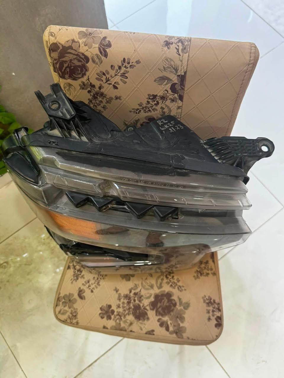 سلام عليكم
مازده جهة اليمين للبيع نظيفة بيها فقط فطر من فوك ومصلح 
***********
