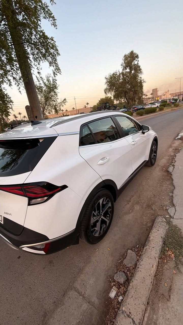 سلام عليكم سبورتج 2025 كفالة عامة السعر 205 مكان السيارة بغداد الكرخ ***********
