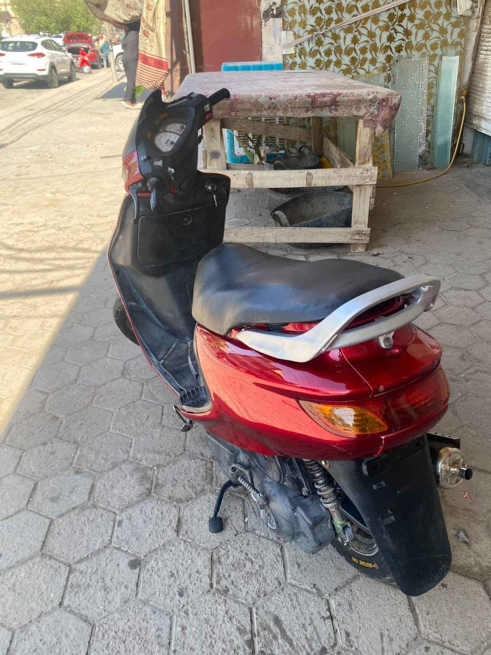 فراشه نضيفه كلش وكامله كله شغال بيه صالنصه رياضيه كاتم شلعه فول 450وبيه مجال مكاني نحف ***********
