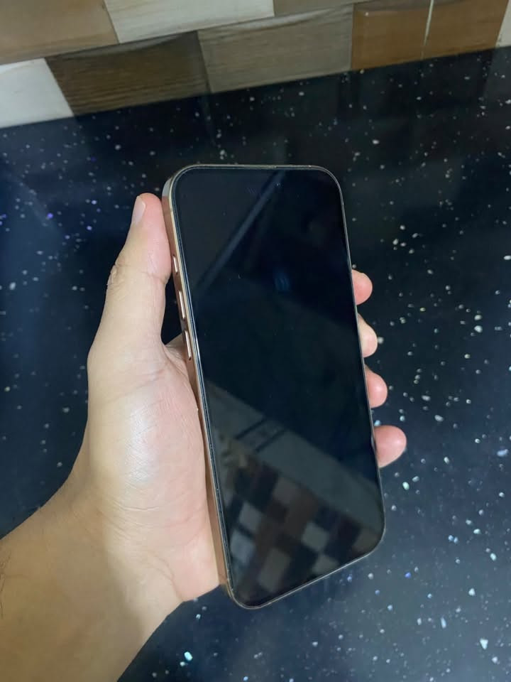 � للبيع iPhone 16 Pro Max 🔥

📱 256GB

🔋 Battery Health 91%

✨ نظيف جدًا — شبه جديد

🚫 بدون أي شخط  أو ضرر

✅ الشاشة والكاميرات والجهاز بحالة ممتازة

📦 العلبة كاملة وملحقاته موجودة

الجهاز استخدام شخصي ومحافظ عليه جدًا، 
السعر مليون و 250 قفل
***********

