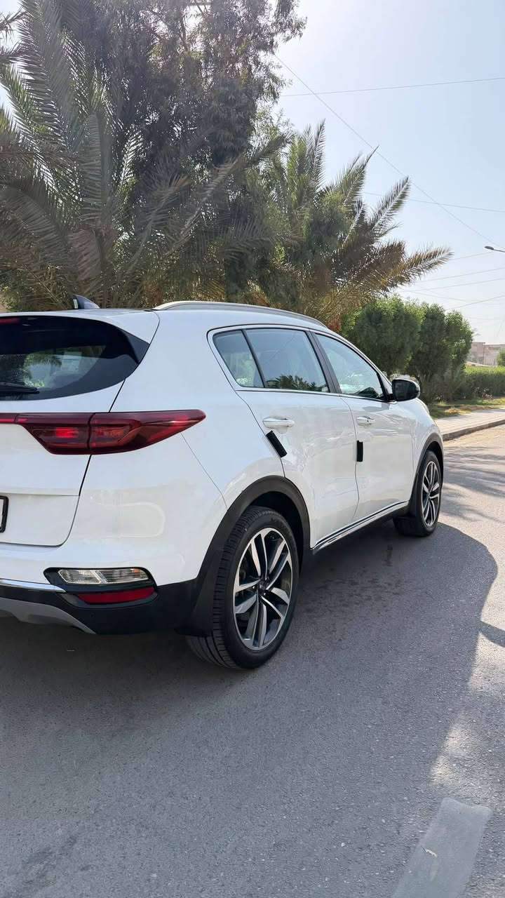 السلام عليكم كيا سبورتج موديل 2019 1/1 مكفولة من التبديل والحار فقط بارد قليل ماشية 116 قابلة للزيادة مكان السيارة بغداد الكرخ  ***********
