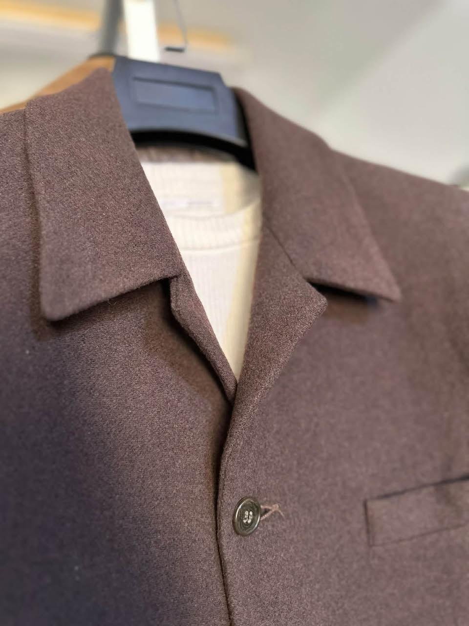 ‏Aussie Male Clothing
براند أسترالي 
القطعة كلش انيقة بالواقع اختلاف جذري
قماش - كشمير فاخر& صوف 
قياس L
الكتف 53
الصدر 56
الطول 78
الردن 64 قابل للزيادة
.
السعر 30 مع التوصيل
القطعة مكفولة من الضرر والتلف
