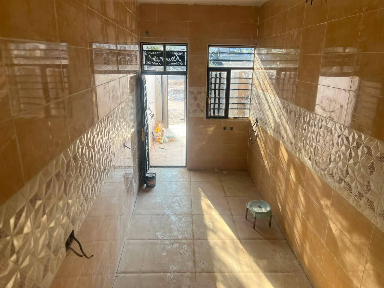 تحية طيبة ،،

#دار سكن طابو زراعي للبيع  ،،

الموقع / حواس شارع الحسينية 

المساحة / ١٣٠ متر { قريب جدا من الشارع العام }

#بناء جديد طابق واحد نقص تقفيلات كهربائية

ومحجر الدرج ( بناء بلوك ) 

#السعر /٥٢ مليون وبي مجال 

☎️للاستفسار الاتصال بالارقام التالية ☎️

📞 *********** / *********** 📞
