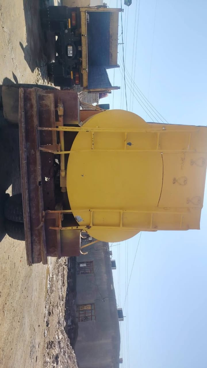 سلام عليكم البيع تانكي بردين جديد مقلون طوال 4متر وانص رقم الاتصال ***********
