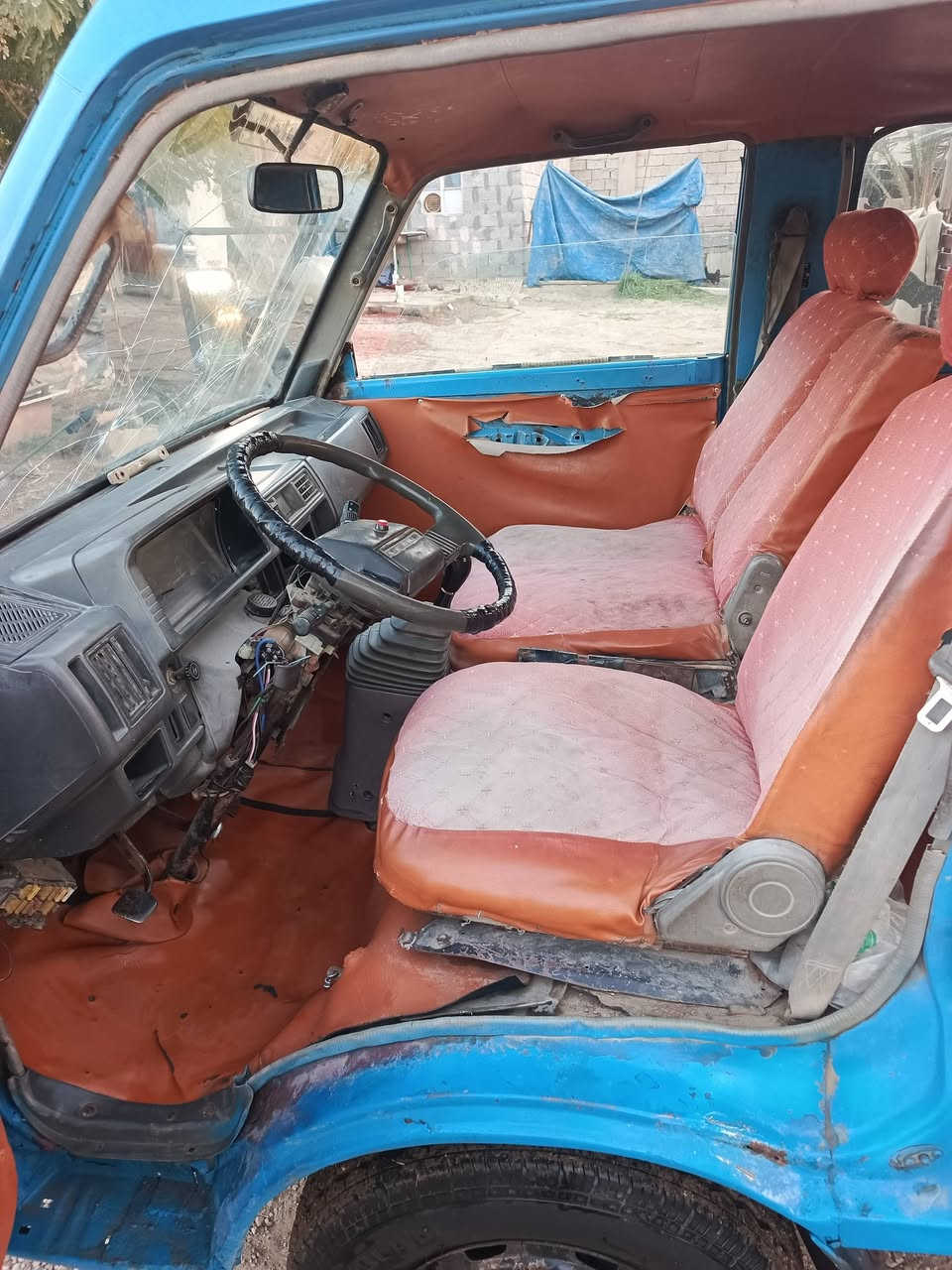 السلام عليكم كيا بنجو للبيع 95 موديل الثانويه ل 28 بيع مباشر سعر 40 بها مجال قليل رقم الهاتف***********/***********
