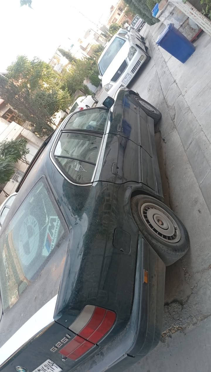 بي ام 525 • ١٩٩٠ • توماتيك