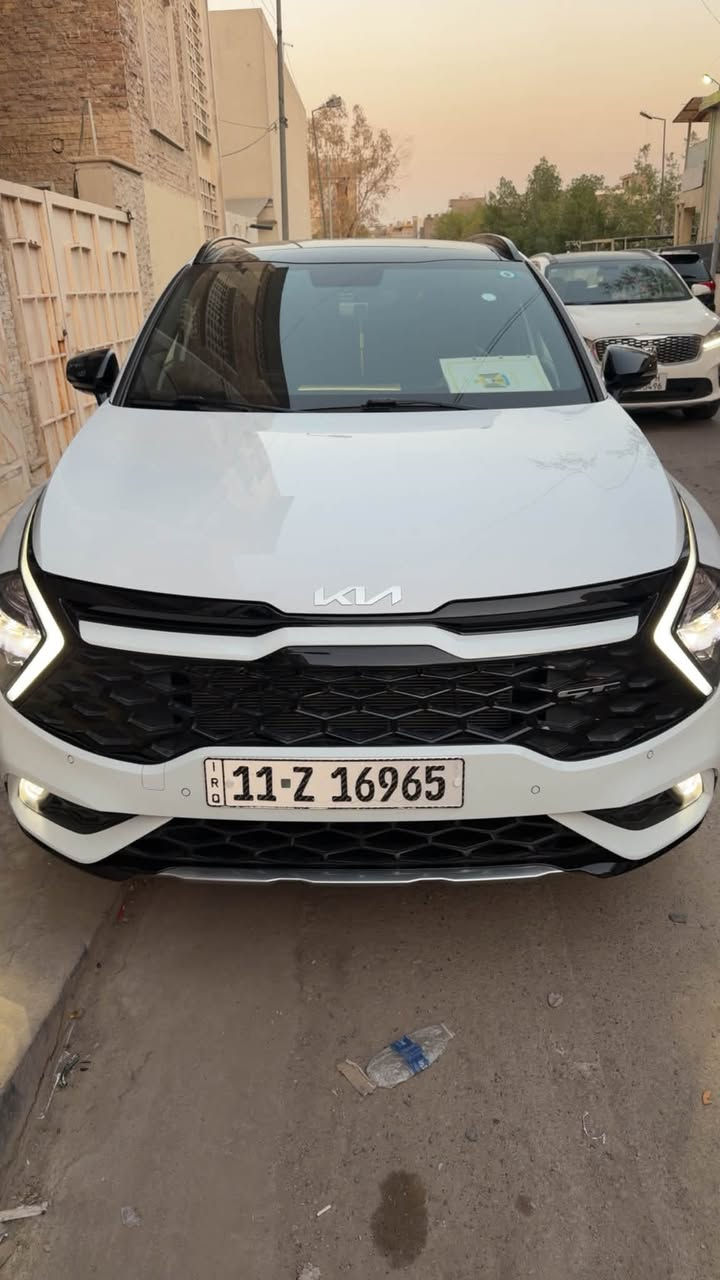 سلام عليكم
كيا سبورتج 2025 GT.Line فول اعلى مواصفات بالسبورتج
ماشيه 12 الف سيارة كلش مداريةة ومعتني بيهه بانزين كله سوبر ومحسن ودهن كله بالوكاله كلش كلش جديد بمعنة الكلمة 
مواصفاته 
بانوراما  بصمة دخول ذكي ترحيب 
شاشه كبيرة تبريد لمس 
كشنات تدفئة وكهرباء وستيرن تدفئه 
كشنات جلد اسود مختوم GT.Line 
سياره بيه هواي مواصفات معروفه السبورتج gtline 
@@@@ ضمان سياره اكدال ٦ سنوات بيه تبديلات دهن مجانيه  وارضيات جديده بالصندوك بلاديه مال شركة
مكانة بغداد زيونة 
*********** للاستفسار
