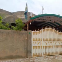 مساحه ٣٠٠ متر الموقع حي الجامعه شارع هدى سجاد قريب ثاني فرع بعد اسواق ...