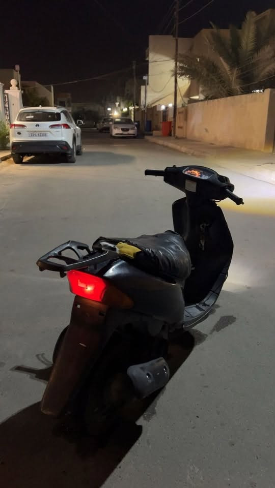 دراجه سازوكي للبيع مفتوح شغاله سلف هندر كفرات كامله كهربائيات شغاله سعر الدرجه 250وبيها مجال للشراي ***********
