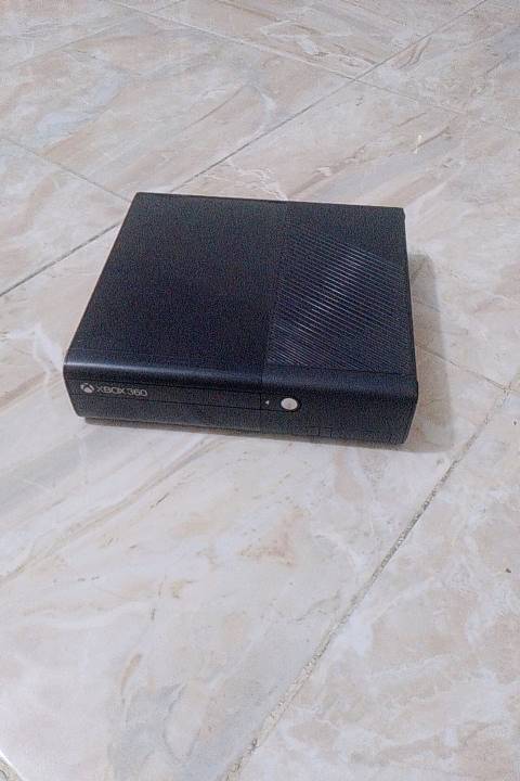 جهاز xbox 360 جديد مع جميع الملحقات محول الأصلي جوستك اصليه مو تجاريه للأتصال على رقم الواتساب ***********